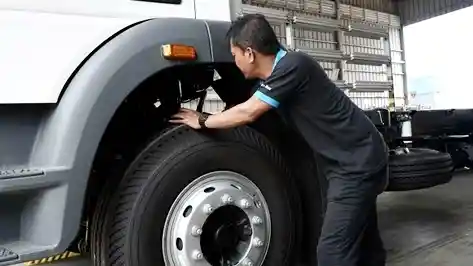 Foto - Begini Prakondisi Sebelum Mengemudikan Truk Axor