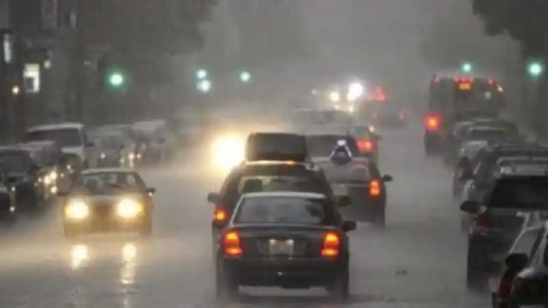 Tips - 5 Persiapan Penting Sebelum Mengemudi Dalam Kondisi Hujan