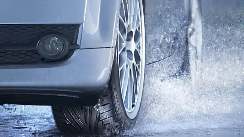 Berita - Jangan Abai, Kondisi Ban Wajib Diperiksa Saat Musim Hujan