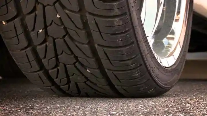 Foto - Ban Kurang Tekanan Sangat Berbahaya. Ini Risikonya