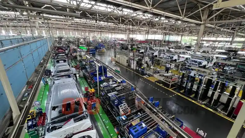 Foto - Otodriver Kunjungi Pabrik Toyota. Plesiran Syarat Ilmu