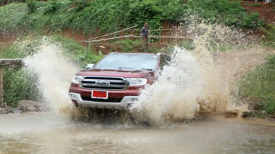 Berita - All New Ford Everest Uji Lintasan Off-Road : Dibantu Peranti Cerdas