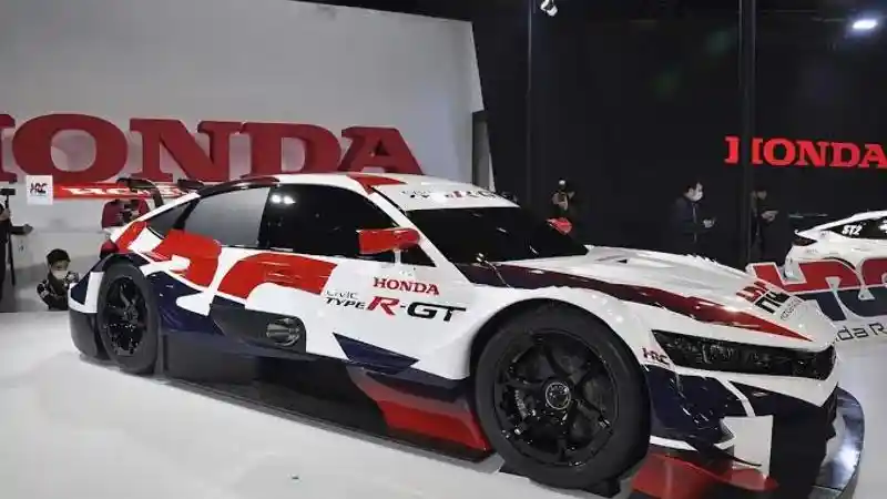 Foto - Melihat Deretan Mobil Kece di Booth Honda Dalam Tokyo Auto Salon 2023