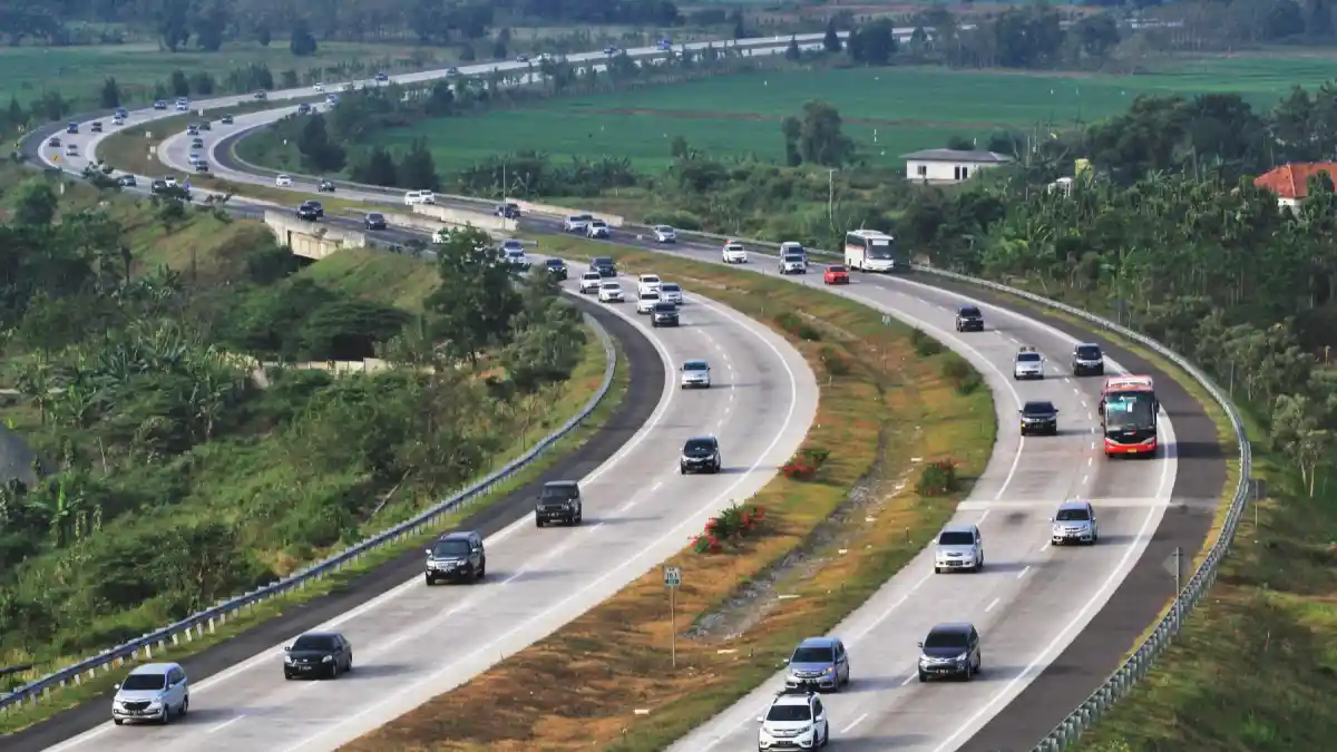 Berita - Contra Flow Dan One Way, Menjadi Skema Di Jalan Tol Saat Arus Mudik Dan Balik