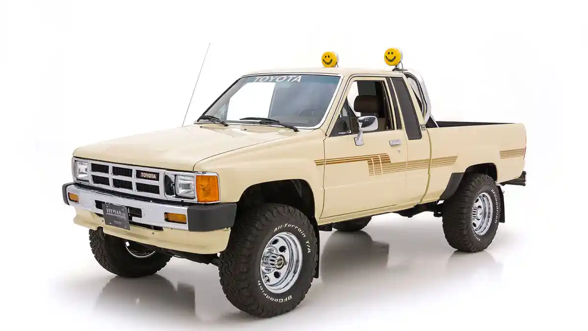 Berita - Karena Kondisinya Bagus, HiLux Lawas Ini Seharga Tacoma TRD-Pro Baru