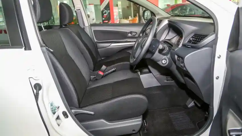 Foto - Wujud Utuh Toyota Avanza Ala SUV di Malaysia (8 Foto)