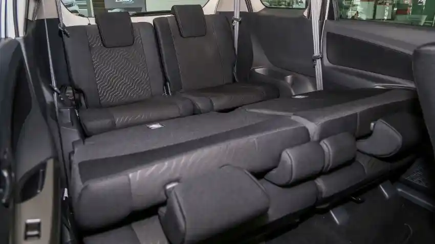 Foto - Wujud Utuh Toyota Avanza Ala SUV di Malaysia (8 Foto)