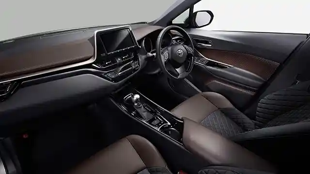 Foto - Toyota Terang-Terangan Ungkap Fitur Yang Ada Di C-HR (5 Foto)