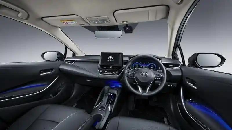 Foto - Toyota New Corolla Altis Diluncurkan Dengan Improvement Di Eksterior Dan Interior 