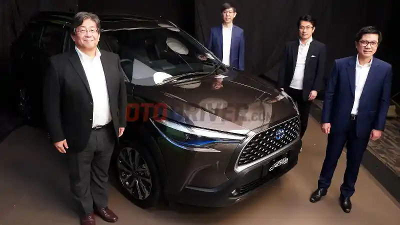 Foto - Toyota Corolla Cross Resmi Meluncur, Jadi Mobil Hybrid Termurah Se-Indonesia!