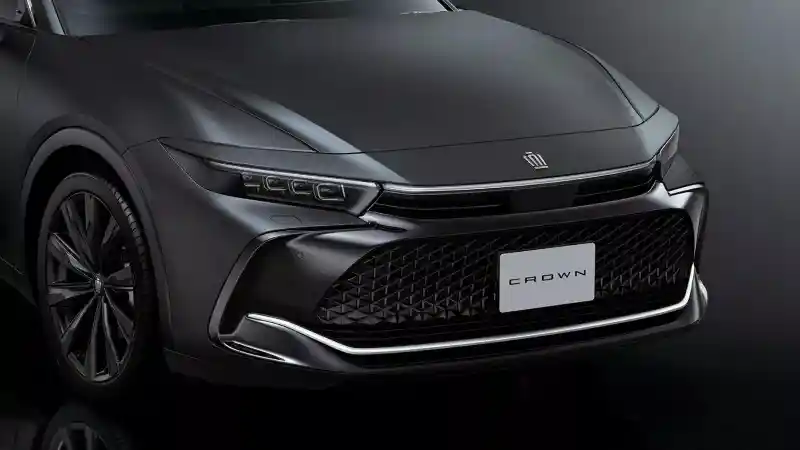 Foto - Toyota Rilis Crown Crossover Edisi Terbatas, Berikut Beberapa Ciri Khas Uniknya