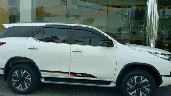 Berita - SPY SHOT: Toyota Fortuner TRD Sportivo 2017, Pakai Cakram Belakang (12 Foto)