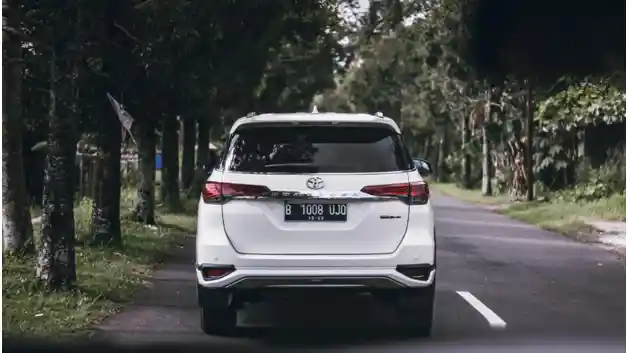 Foto - Memboyong Toyota Fortuner Dengan Cicilan Mulai Rp 10 Juta, Berapa DP-Nya?