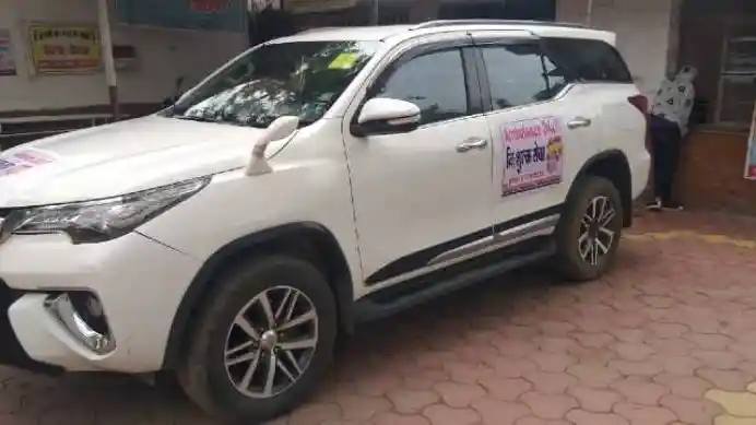 Berita - Politisi India Ini Sumbang Fortuner Untuk Dijadikan Ambulans