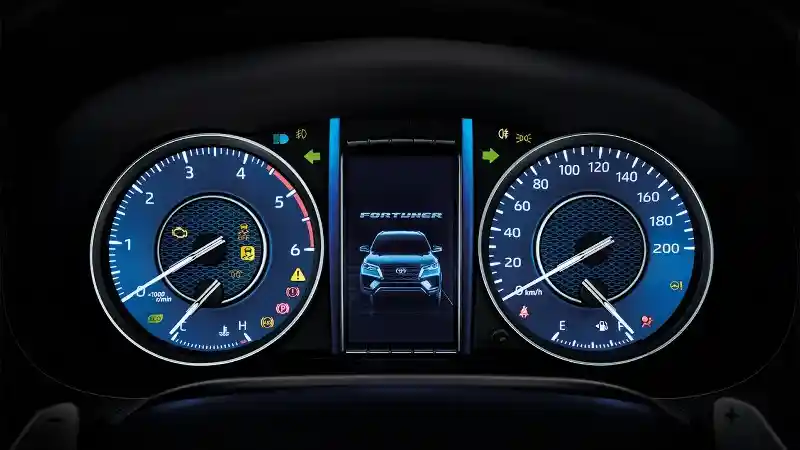 Foto - Simak Bocoran Toyota Fortuner Facelift Yang Meluncur Bulan Ini di India