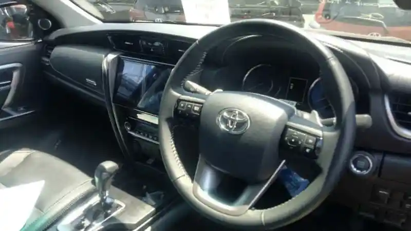 Foto - Membandingkan Spesifikasi Toyota Fortuner Facelift Indonesia vs Thailand