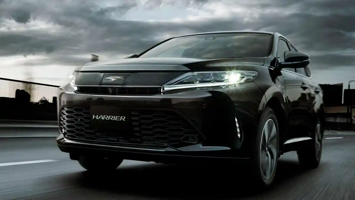 Berita - GALERI: Toyota Harrier Facelift 2017 (10 FOTO)