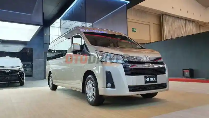 Foto - Dijual Lebih Murah, MPV 9 Penumpang Milik Wuling Bisa Jegal Penjualan Toyota HiAce 