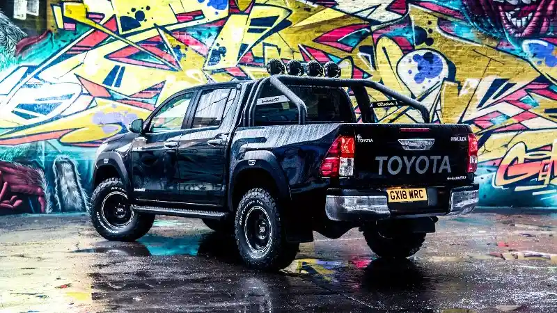 Foto - Toyota Hilux Edisi Baru Tawaran Menu Spesial dari Arctic Trucks