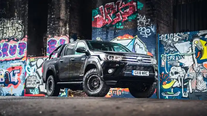 Foto - Toyota Hilux Edisi Baru Tawaran Menu Spesial dari Arctic Trucks