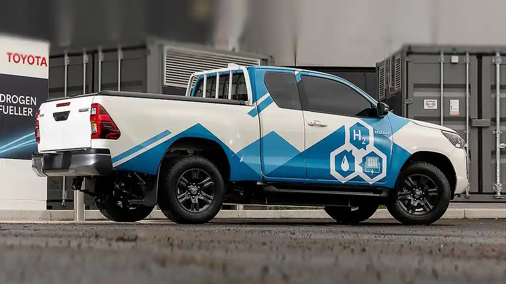 Foto - Toyota Bikin Prototipe Hilux Berjantung Fuel Cell