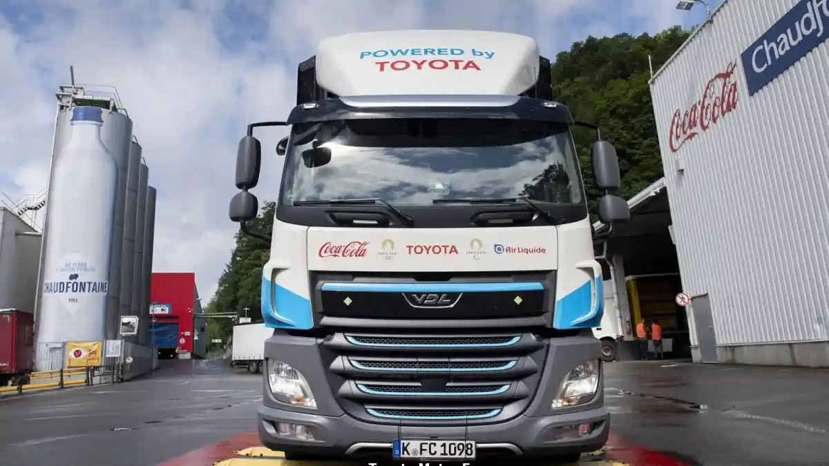 Foto - Tes Truk Hidrogen Toyota-Coca-Cola-Air Liquide