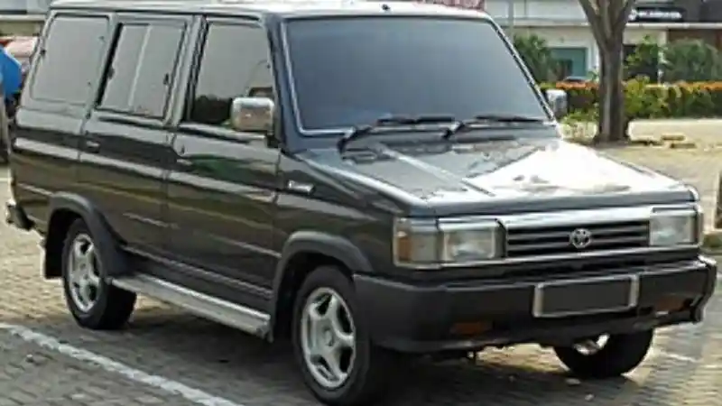 Foto - Sejarah Panjang Toyota Kijang di Tanah Air, Mulai dari Buaya hingga Zenix