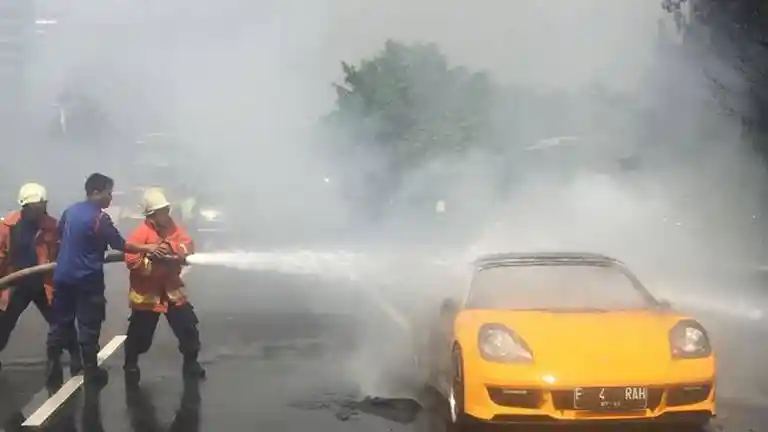 Berita - Langkah Pencegahan dan Cara Mengatasi Mobil Terbakar