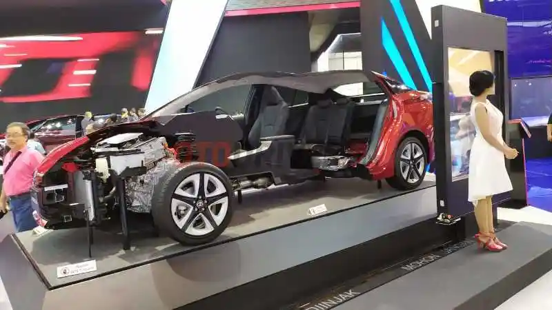 Foto - GIIAS 2019: Prius Dibelah untuk Pamerkan Teknologi Hybrid Toyota