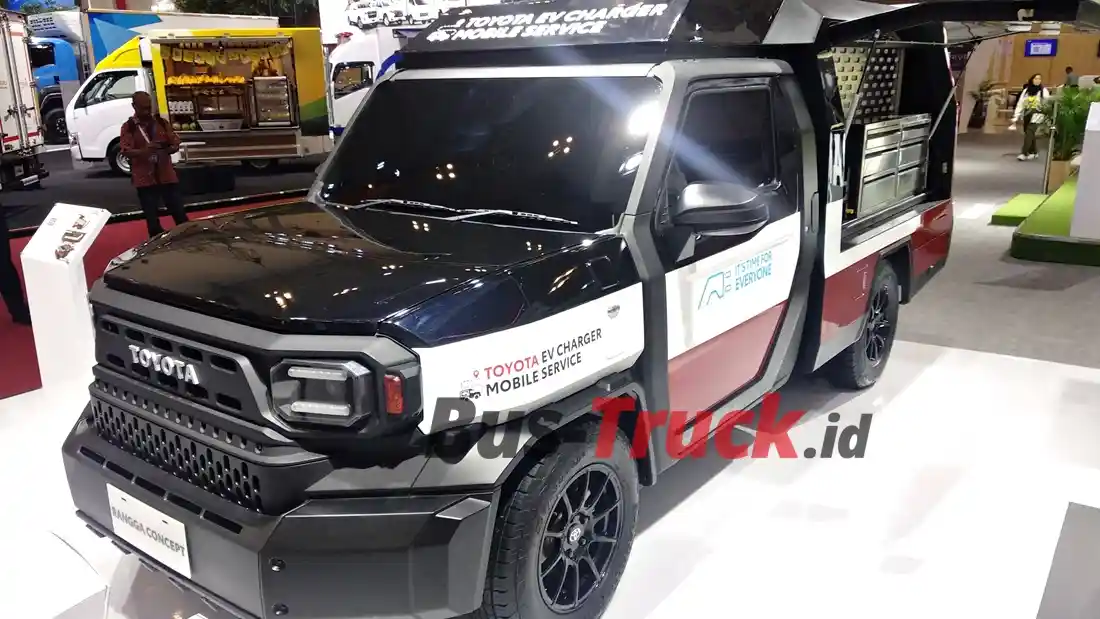 Foto - Toyota Hilux “Rangga” Menghitung Hari Rilis Perdana