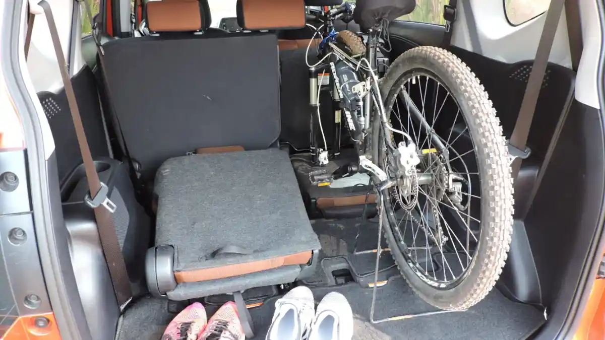 Foto - Toyota Sienta Sangat Pas Dipakai Masyarakat Urban yang Penuh Aktivitas