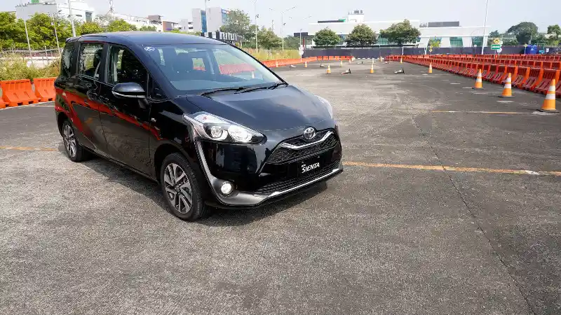 Foto - Toyota Perkenalkan Varian Baru Sienta, Simak Perbedaannya