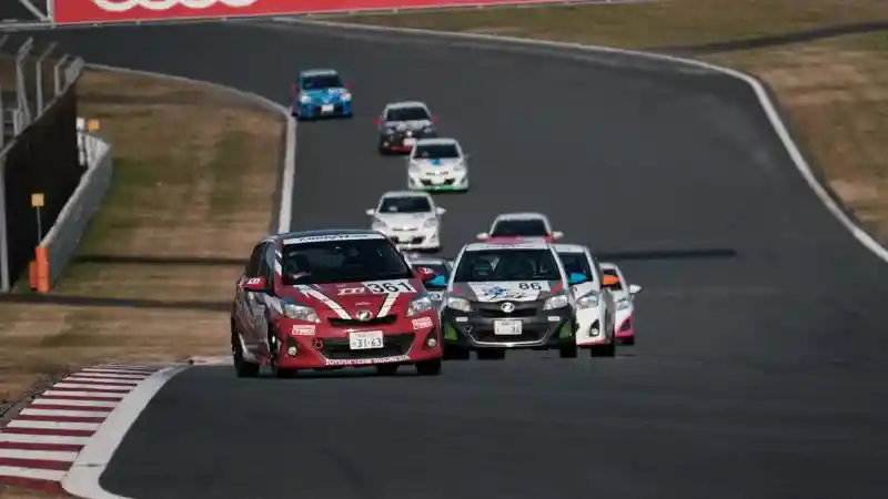 Foto - Toyota Indonesia Puji Performa Vitz Versi Balap di Jepang