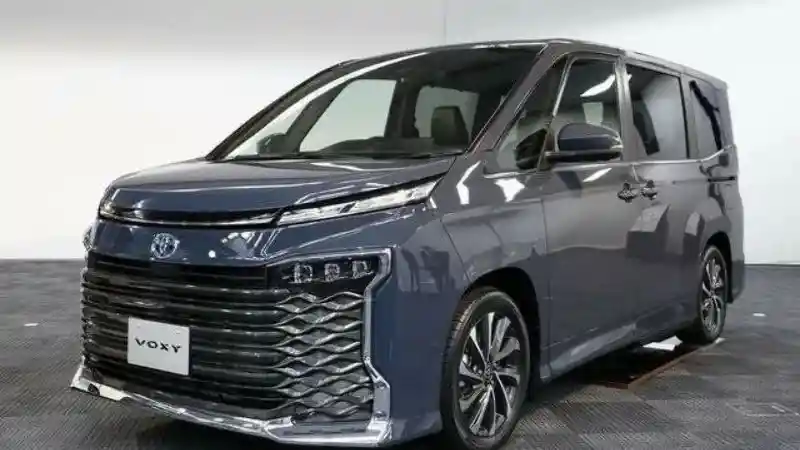 Foto - Harga Mulai Rp 510 Juta, Toyota Voxy Generasi Terbaru Dikirim Maret ke Konsumen