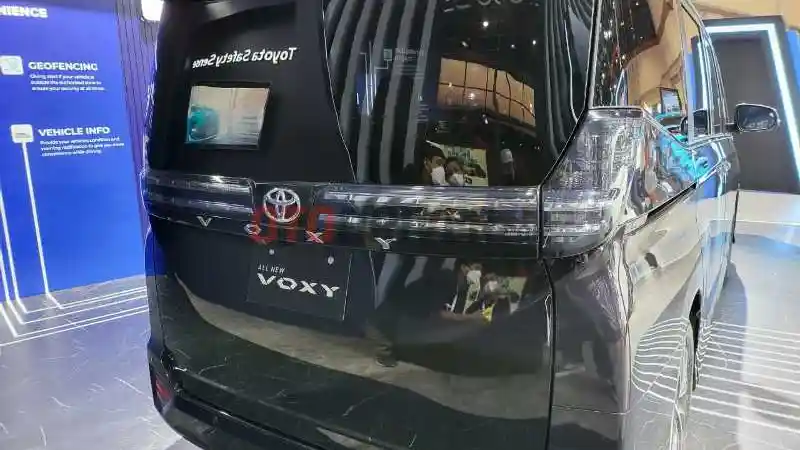 Foto - Toyota Recall Voxy Lansiran 2021-2022 Untuk Diperbaiki