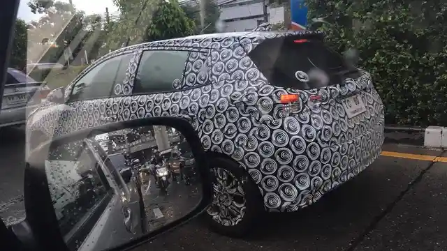 Foto - SPY SHOT: Toyota All New Yaris 2018 