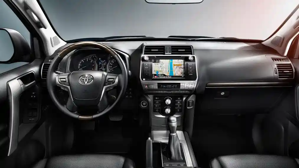 Foto - Toyota Prado 2017 Kini Semakin Tampan