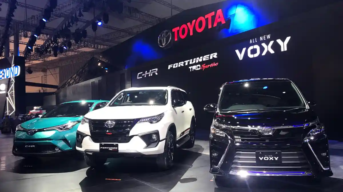 Foto - GIIAS 2017 : Toyota Voxy dan Fortuner TRD Sportivo Meluncur, Berapa Harganya?