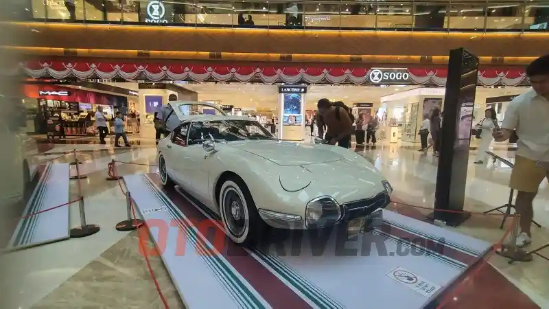 Berita - Menikmati Langsung Toyota 2000GT, Karya Seni Anak Bangsa