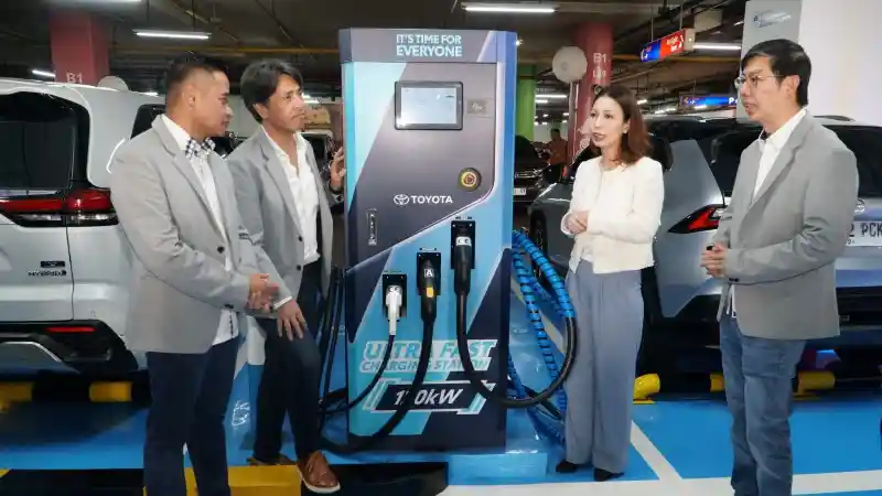 Foto - Toyota Sediakan Fasilitas Ultra Fast Charging 120 kW Di Mall Ini