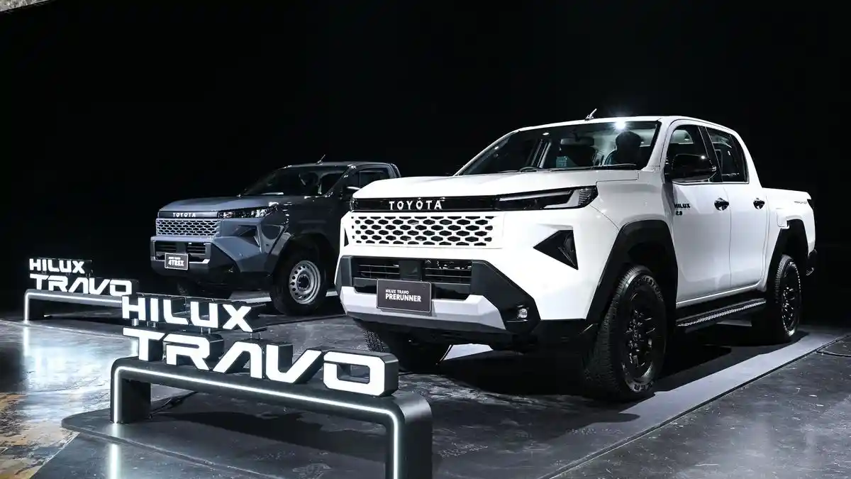 Foto - Toyota Hilux Terbaru Resmi Meluncur, Spek Mirip Fortuner Tapi Punya Opsi EV