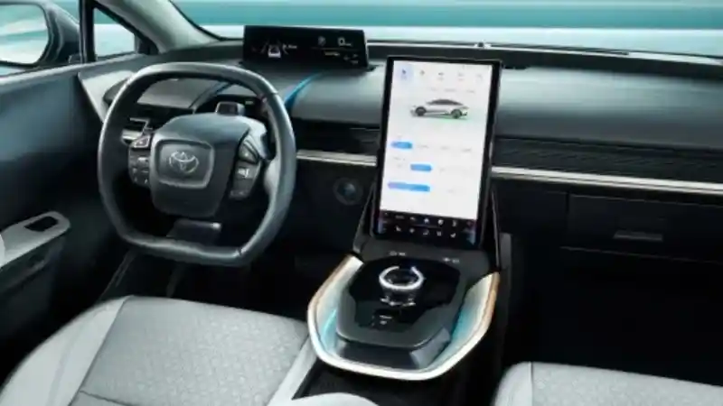 Foto - Toyota Resmi Meluncurkan Sedan Listrik bZ3, Pesaing Tesla Model 3? 