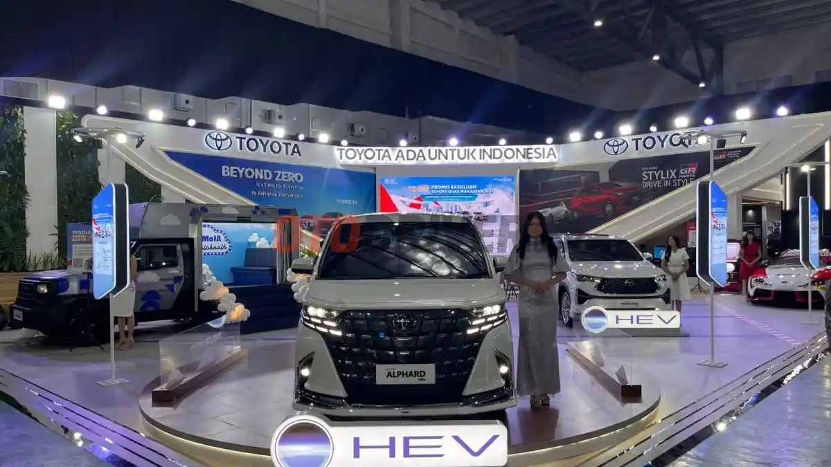 Foto - Toyota Tawarkan Banyak Promo dan Hadiah Menarik di GIIAS Makassar 2025