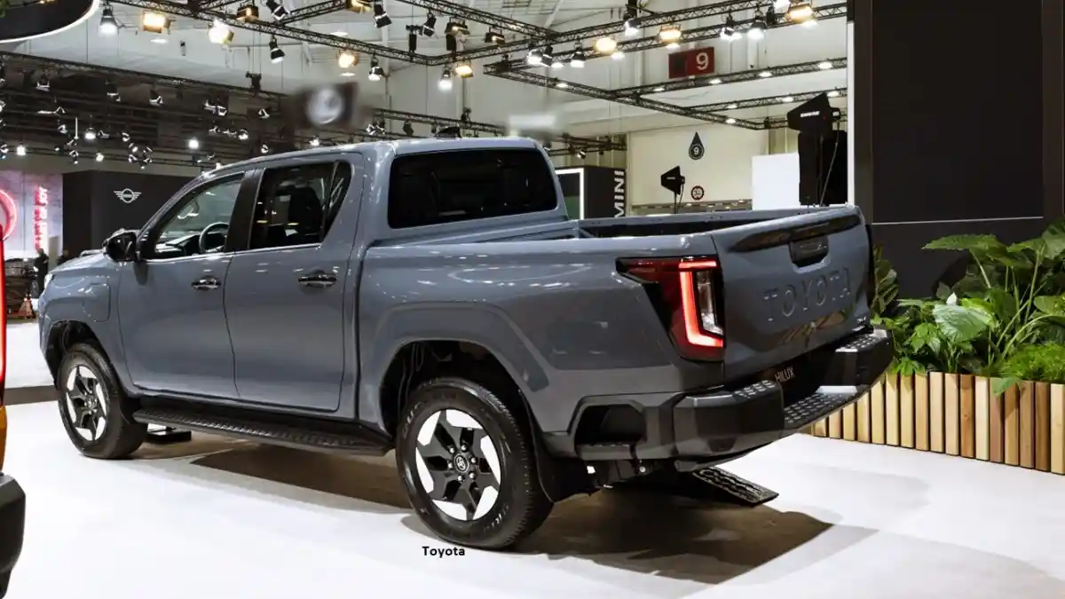 Foto - Hilux Generasi IX Terdaftar Masuk Indonesia. Akankah Diluncurkan Di IIMS 2026?