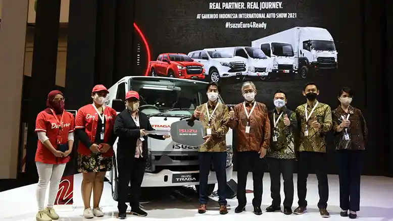 Berita - Testimoni Pengusaha Pembeli Pertama Traga Blind Van