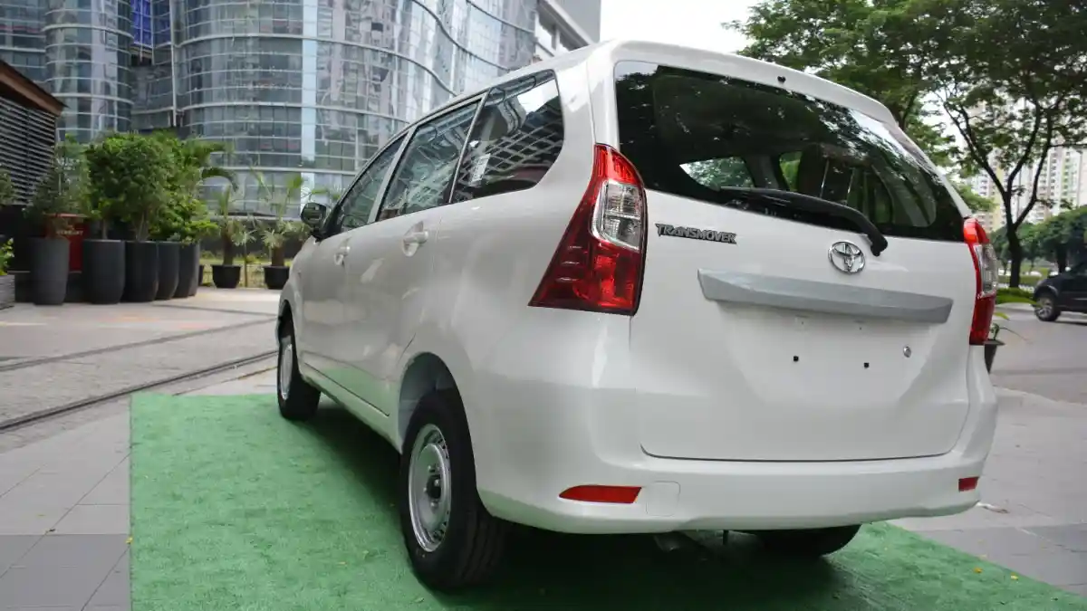 Berita - Toyota Transmover Laris Jadi Taksi, Bukan Untuk Masyarakat Umum