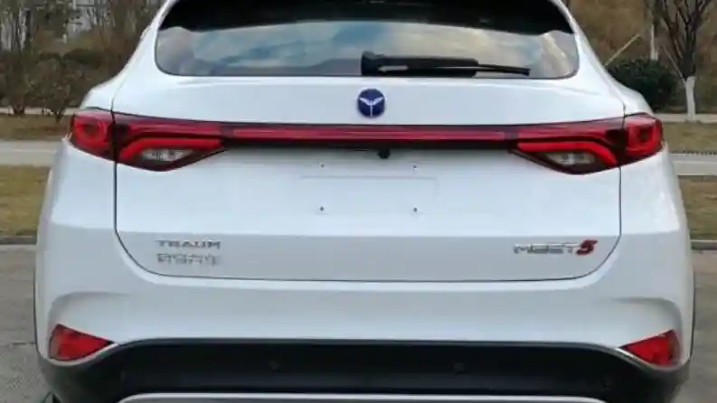 Foto - Tak Hanya Mobil Premium, Mazda CX-4 Juga Dijiplak Produsen Tiongkok