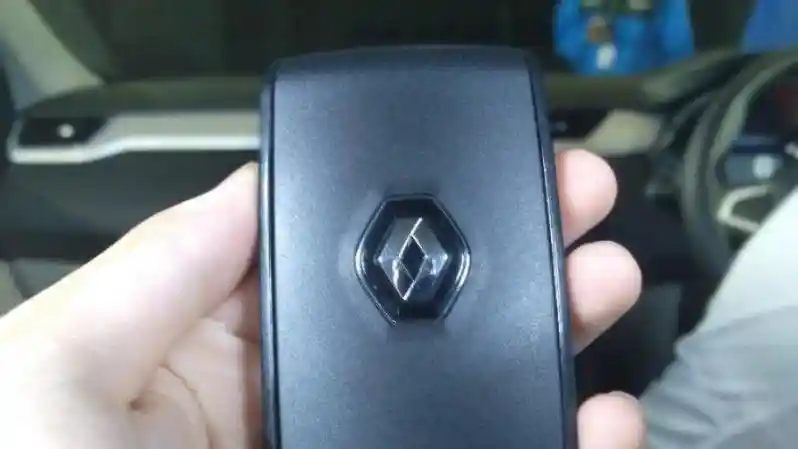 Foto - 5 Senjata Renault Triber yang Tak Dimiliki Suzuki Ignis