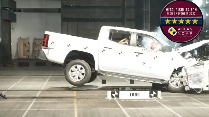 Foto - All New Mitsubishi Triton Kantongi Peringkat Tertinggi di ASEAN NCAP