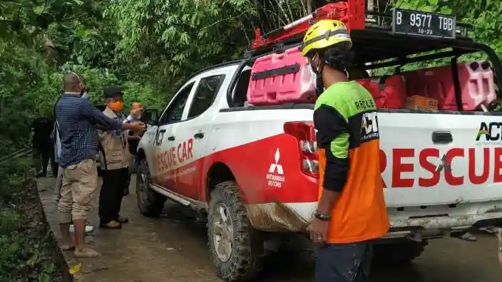 Berita - Mitsubishi Triton Jadi Andalan Bantuan Kemanusiaan